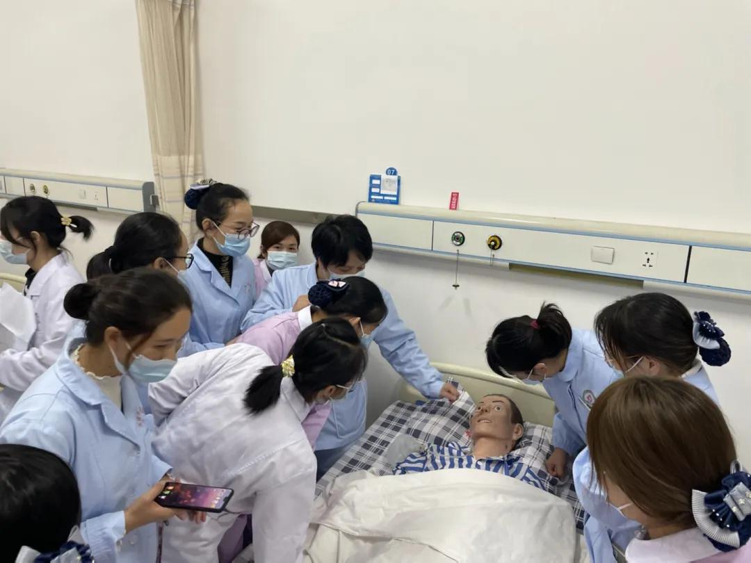 讨论.jpg